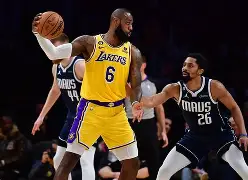 包含独行侠NBA战胜菲尼克斯太阳东契奇后撤步三分的词条